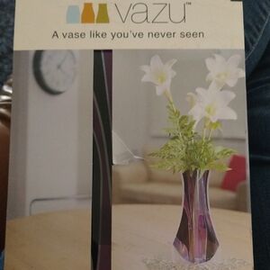 Vazu Expandable Flower Vase